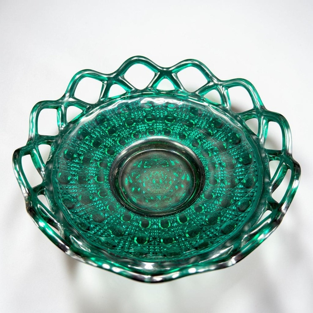 Imperial Glass Emerald Green Lace Edge Pressed Glass Bowl Geometric Star Pattern